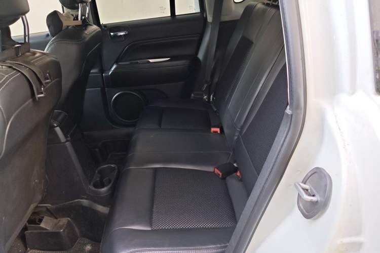 Used Jeep Compass 2014 2.0L two-wheel drive urban version Left Rear Seat