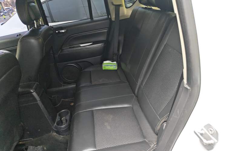 Used Jeep Compass 2014 Revised Version 2.4L Four-Wheel Drive Comfort Edition Left Rear Seat
