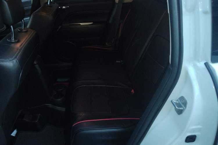 Used Jeep Compass 2014 Revised Version 2.4L Four-Wheel Drive Comfort Edition Left Rear Seat