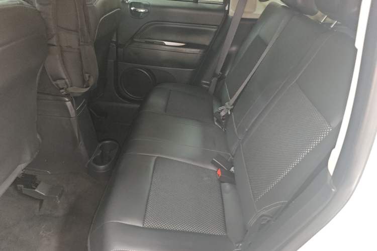 Used Jeep Compass 2014 Revised Version 2.4L Four-Wheel Drive Comfort Edition Left Rear Seat