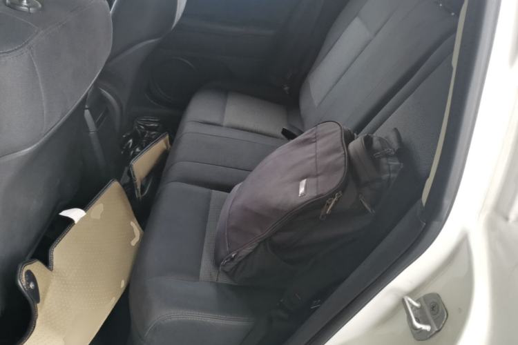 Used Jeep Compass 2014 2.4L four-wheel drive sport version Left Rear Seat