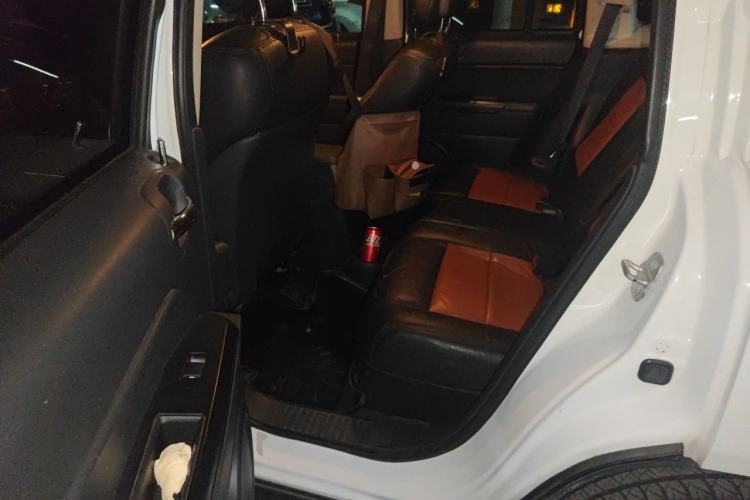 Used Jeep Compass 2014 2.0L two-wheel drive sport version Left Rear Seat