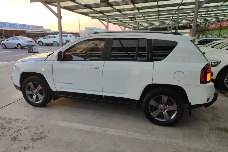 Used Jeep Compass 2014 Revised Version 2.4L Four-Wheel Drive Comfort Edition Left Side