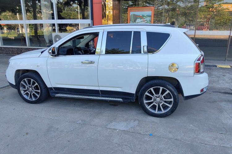 Used Jeep Compass 2014 Revised Version 2.0L Two-Wheel Drive Elite Edition Left Side