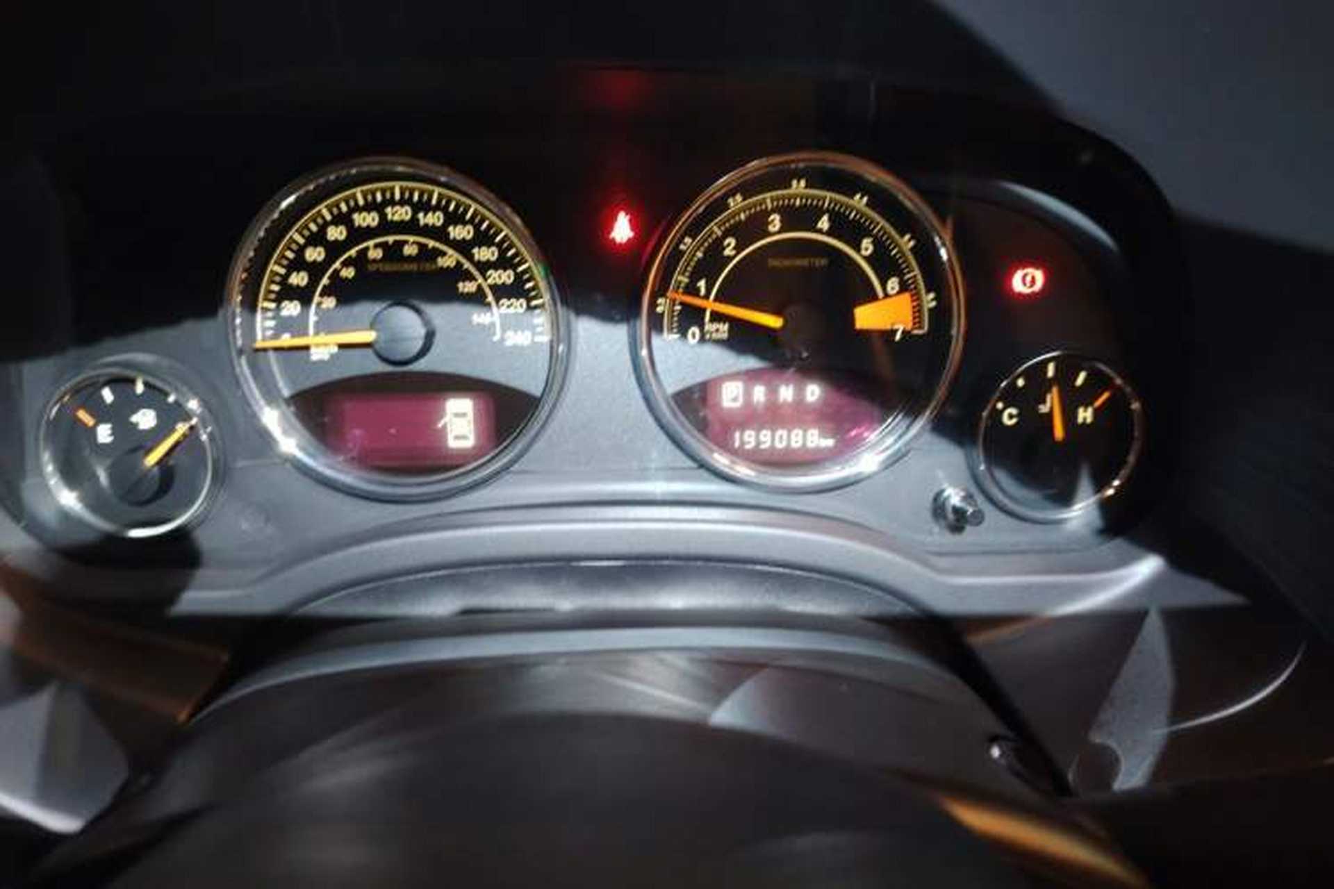 Used Jeep Compass 2014 2.0L two-wheel drive luxury version Odometer Close Up