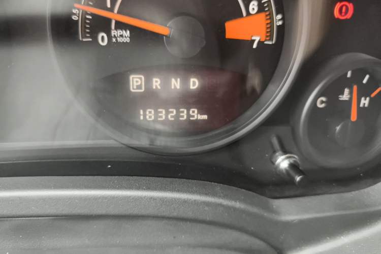 Used Jeep Compass 2014 2.0L two-wheel drive sport version Odometer Close Up
