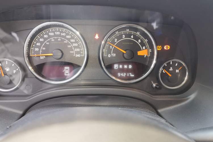 Used Jeep Compass 2014 Revised Version 2.4L Four-Wheel Drive Luxury Edition Odometer Close Up