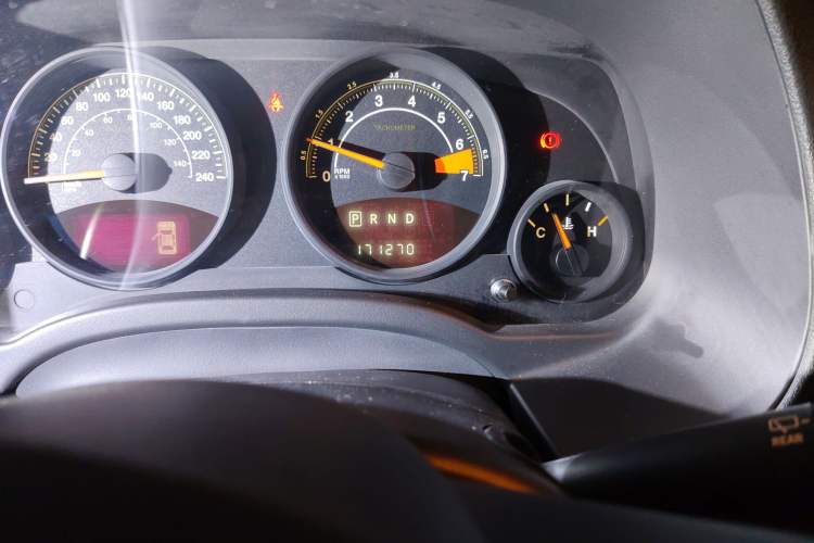 Used Jeep Compass 2014 2.4L four-wheel drive sport version Odometer Close Up
