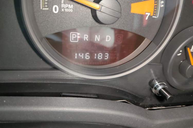 Used Jeep Compass 2014 2.0L two-wheel drive sport version Odometer Close Up