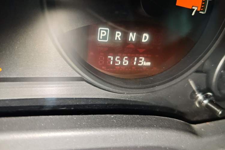 Used Jeep Compass 2014 2.0L two-wheel drive sport version Odometer Close Up