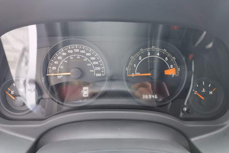 Used Jeep Compass 2014 Revised Version 2.0L Two-Wheel Drive Entry-Level Edition Odometer Close Up