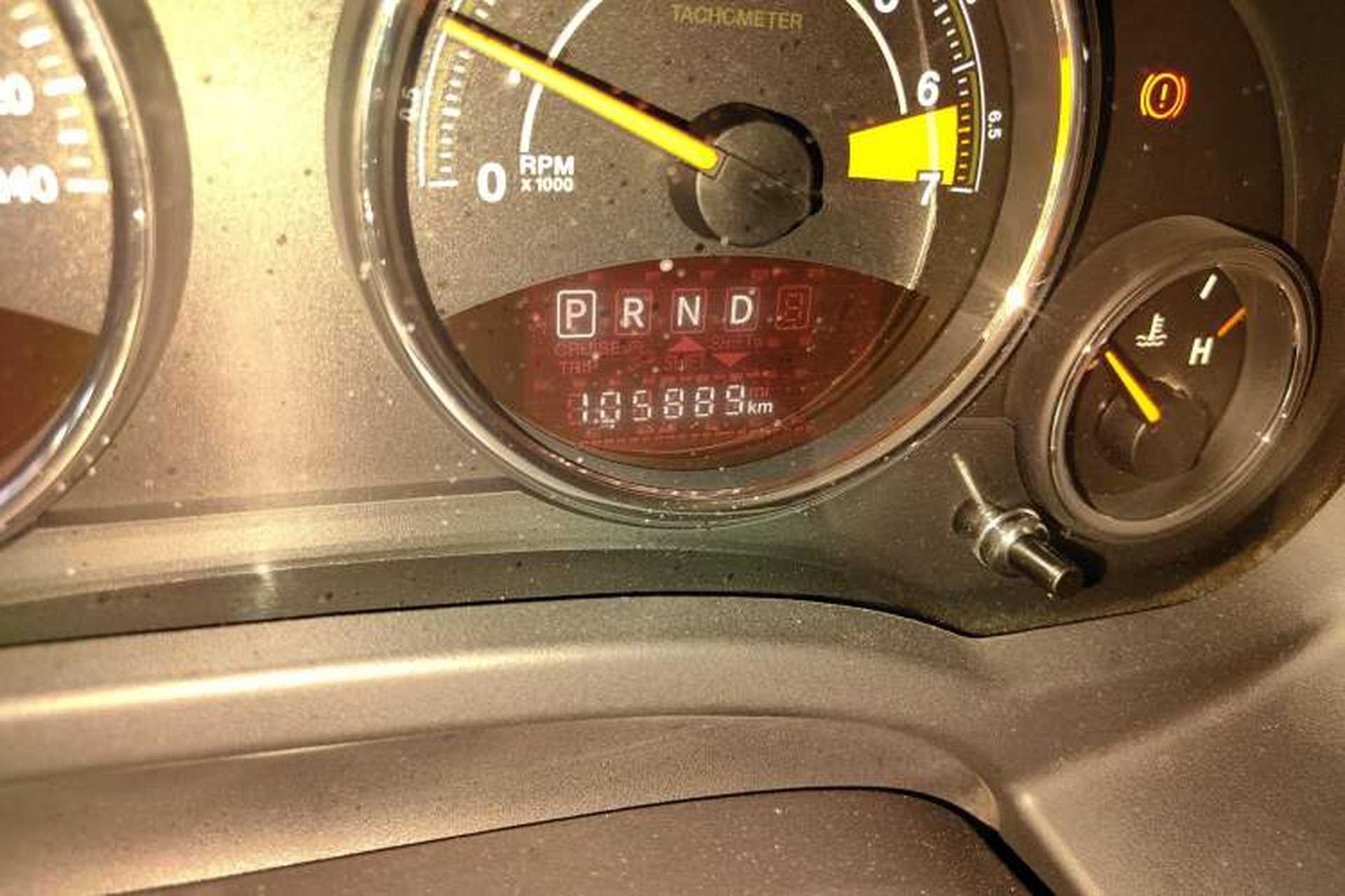 Used Jeep Compass 2014 2.4L Four-Wheel Drive Serpentine Collection Edition Odometer Close Up