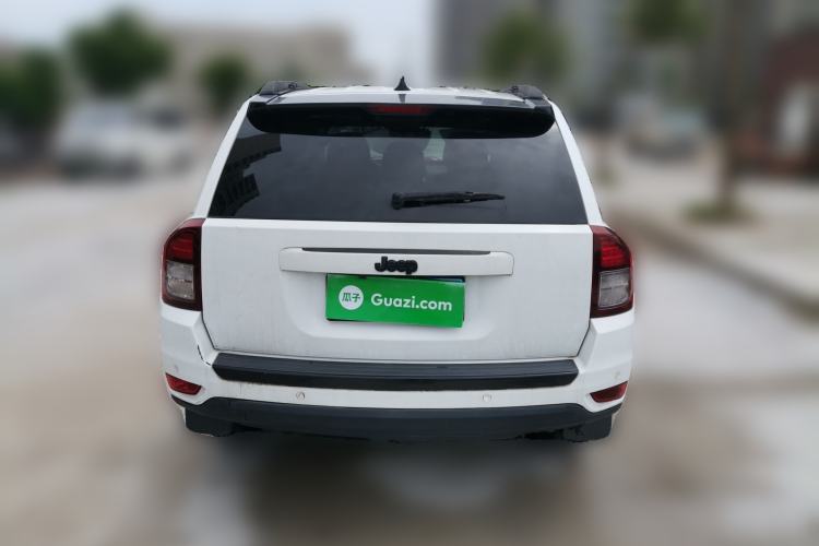 Used Jeep Compass 2014 2.4L Four-Wheel Drive Serpentine Collection Edition Rear