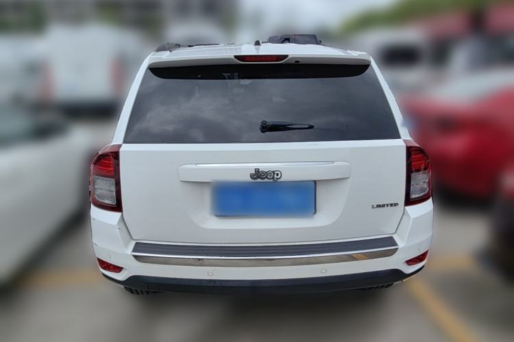 Used Jeep Compass 2014 2.0L two-wheel drive luxury version Rear