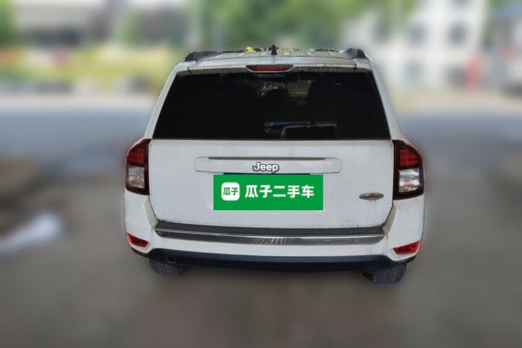 Used Jeep Compass 2014 2.4L four-wheel drive sport version Rear