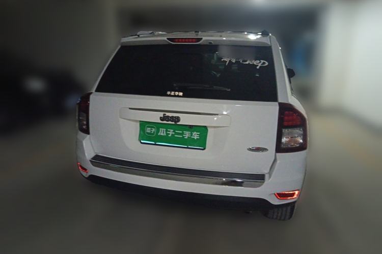 Used Jeep Compass 2014 2.4L four-wheel drive sport version Rear