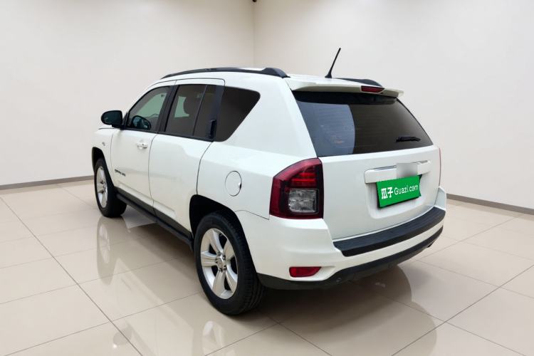 Used Jeep Compass 2014 2.0L two-wheel drive sport version Rear Left 45 Deg