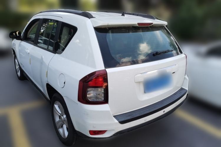Used Jeep Compass 2014 2.0L two-wheel drive sport version Rear Left 45 Deg