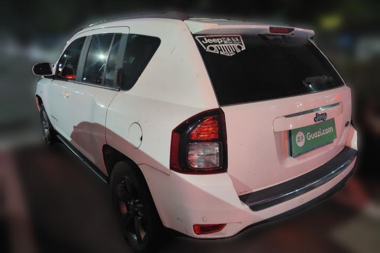 Used Jeep Compass 2014 2.4L Four-Wheel Drive Serpentine Collection Edition Rear Left 45 Deg