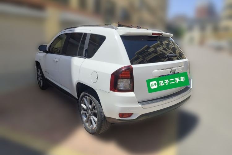Used Jeep Compass 2014 2.4L four-wheel drive luxury version Rear Left 45 Deg