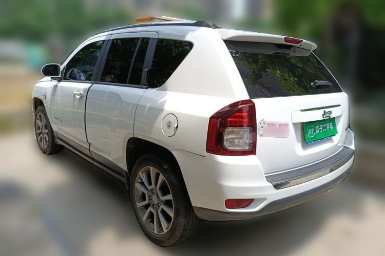 Used Jeep Compass 2014 2.0L two-wheel drive luxury version Rear Left 45 Deg