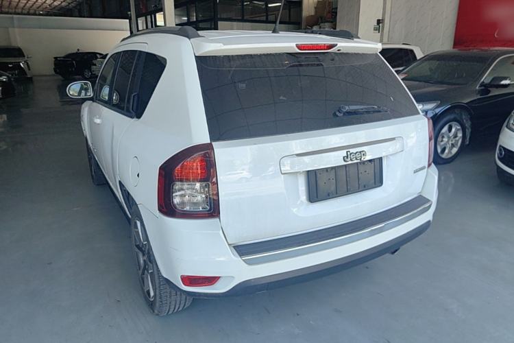 Used Jeep Compass 2014 2.0L two-wheel drive luxury version Rear Left 45 Deg