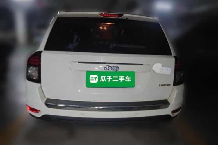 Used Jeep Compass 2014 2.0L two-wheel drive luxury version Rear