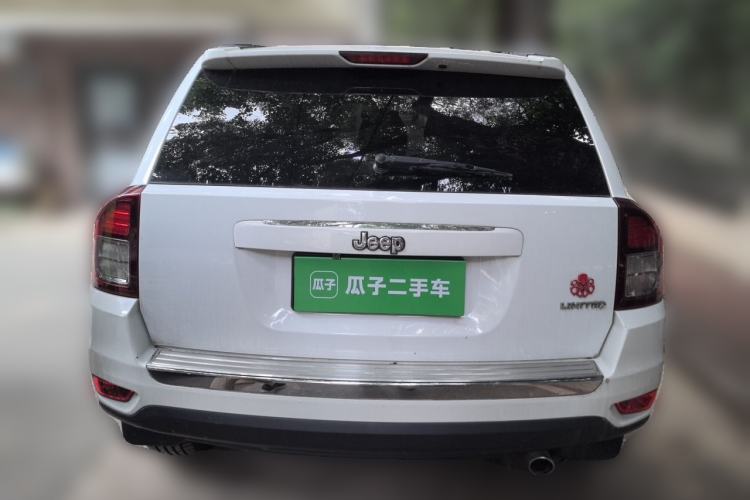 Used Jeep Compass 2014 2.0L two-wheel drive luxury version Rear