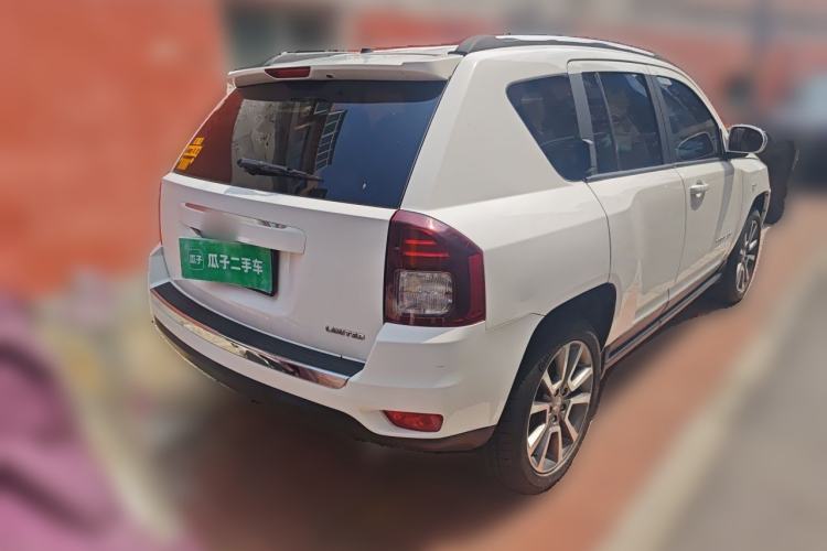Used Jeep Compass 2014 2.0L two-wheel drive luxury version Rear Right 45 Deg