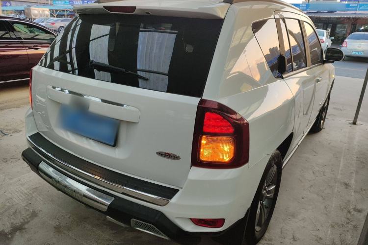 Used Jeep Compass 2014 Revised Version 2.4L Four-Wheel Drive Comfort Edition Rear Right 45 Deg