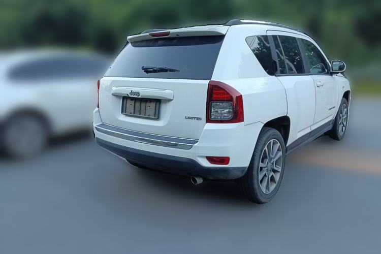 Used Jeep Compass 2014 2.4L four-wheel drive luxury navigation version Rear Right 45 Deg