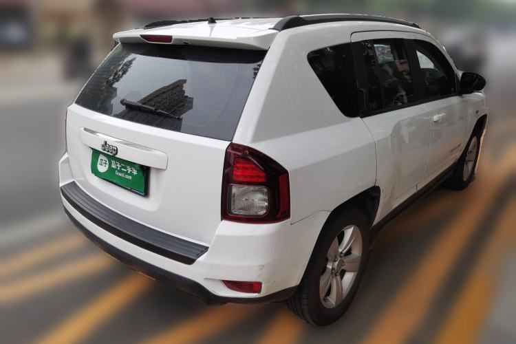 Used Jeep Compass 2014 2.0L two-wheel drive sport version Rear Right 45 Deg