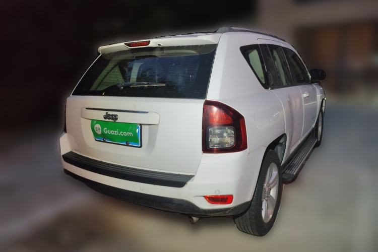 Used Jeep Compass 2014 2.0L two-wheel drive sport version Rear Right 45 Deg