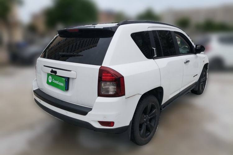 Used Jeep Compass 2014 2.4L Four-Wheel Drive Serpentine Collection Edition Rear Right 45 Deg
