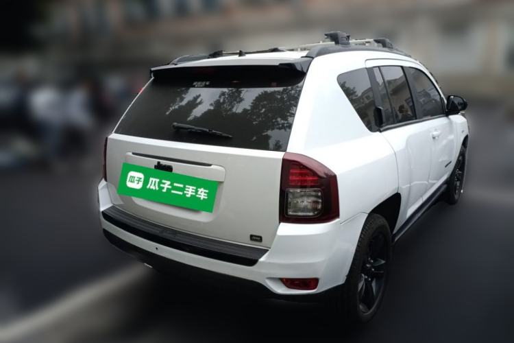 Used Jeep Compass 2014 2.4L Four-Wheel Drive Serpentine Collection Edition Rear Right 45 Deg
