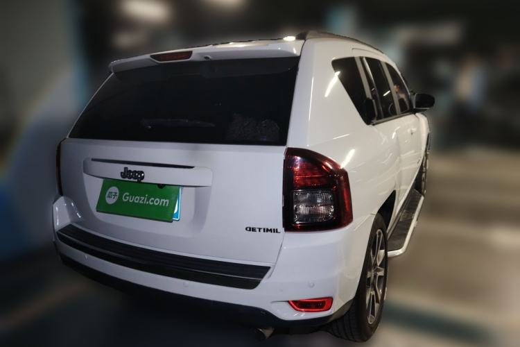 Used Jeep Compass 2014 2.0L two-wheel drive luxury version Rear Right 45 Deg