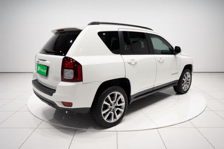 Used Jeep Compass 2014 Revised Version 2.4L Four-Wheel Drive Luxury Navigation Edition Rear Right 45 Deg