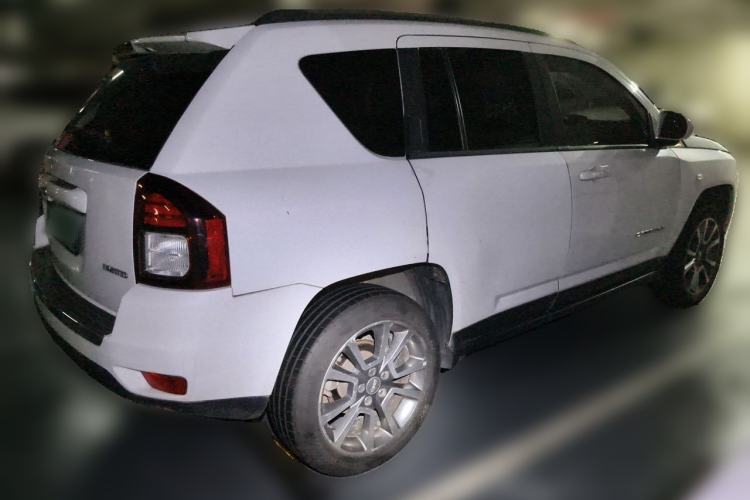 Used Jeep Compass 2014 Revised Version 2.4L Four-Wheel Drive Luxury Navigation Edition Rear Right 45 Deg