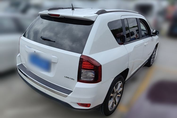 Used Jeep Compass 2014 2.0L two-wheel drive luxury version Rear Right 45 Deg
