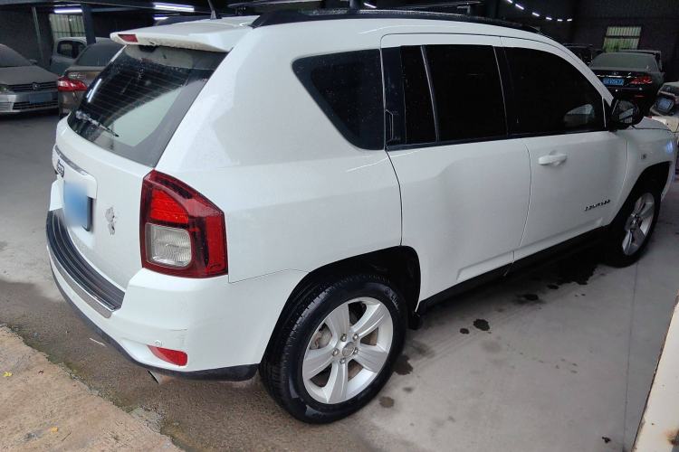 Used Jeep Compass 2014 Revised Version 2.0L Two-Wheel Drive Entry-Level Edition Rear Right 45 Deg