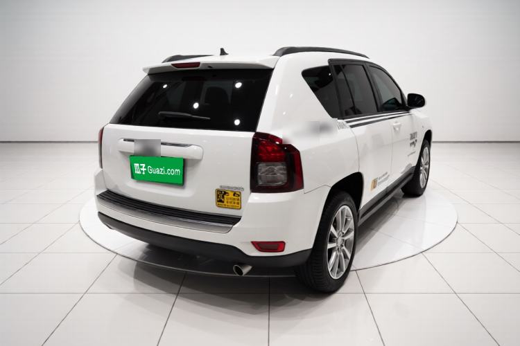 Used Jeep Compass 2014 2.4L four-wheel drive luxury version Rear Right 45 Deg