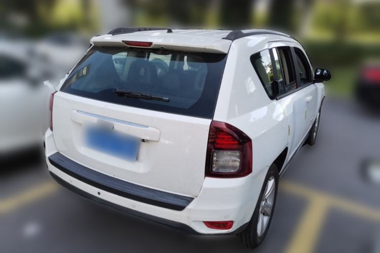 Used Jeep Compass 2014 2.0L two-wheel drive sport version Rear Right 45 Deg