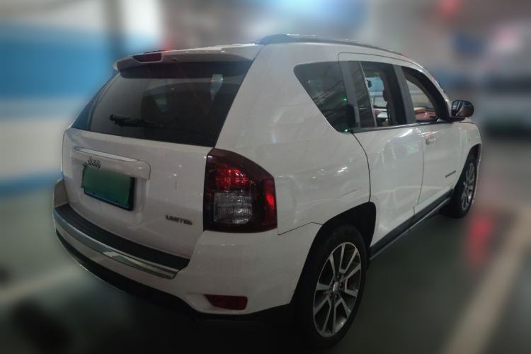 Used Jeep Compass 2014 Revised Version 2.4L Four-Wheel Drive Luxury Navigation Edition Rear Right 45 Deg