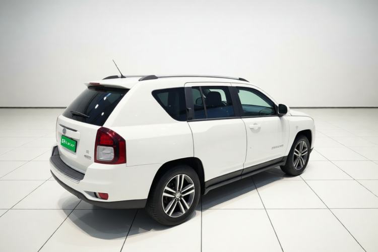Used Jeep Compass 2014 Revised Version 2.4L Four-Wheel Drive Comfort Edition Rear Right 45 Deg