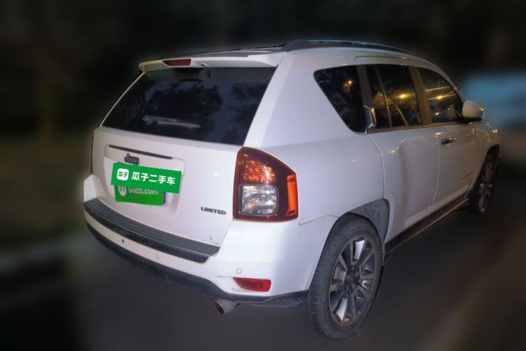 Used Jeep Compass 2014 2.0L two-wheel drive luxury version Rear Right 45 Deg
