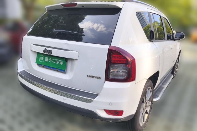 Used Jeep Compass 2014 2.0L two-wheel drive luxury version Rear Right 45 Deg