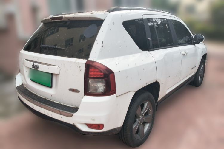 Used Jeep Compass 2014 2.4L Four-Wheel Drive Serpentine Collection Edition Rear Right 45 Deg