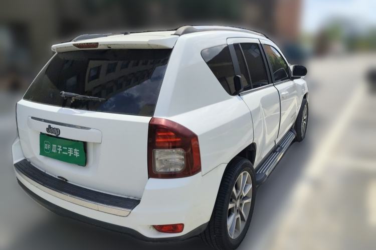 Used Jeep Compass 2014 2.0L two-wheel drive luxury version Rear Right 45 Deg