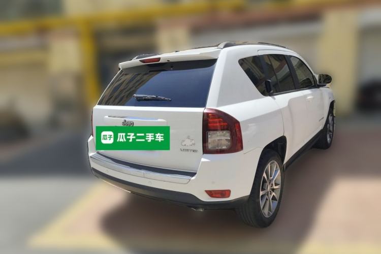 Used Jeep Compass 2014 2.4L four-wheel drive luxury version Rear Right 45 Deg