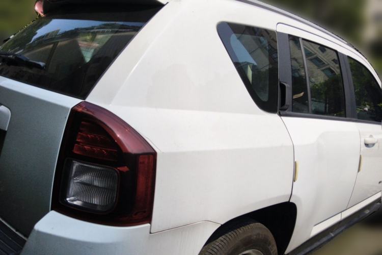Used Jeep Compass 2014 2.0L two-wheel drive sport version Rear Right 45 Deg